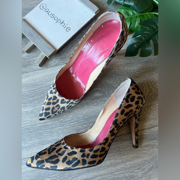 Kate spade satin cheetah leopard pointed toe pumps. Made in Italy. Size 7 - Picture 2 of 10